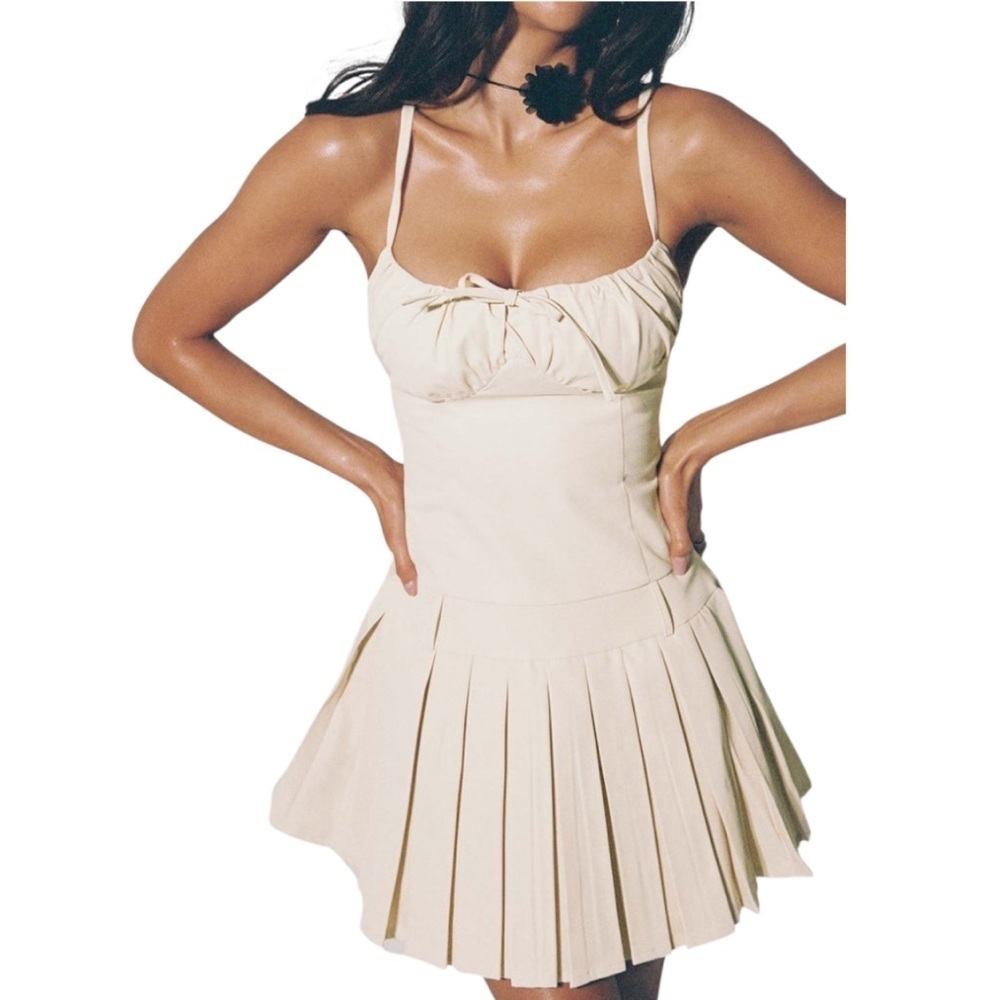 NWT ITZABELLA Women’s Chic Cream Pleated Mini Dress Taupe